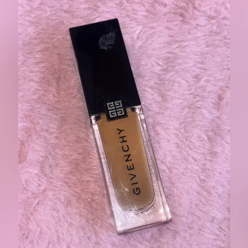 Givenchy Prism Libre Foundation